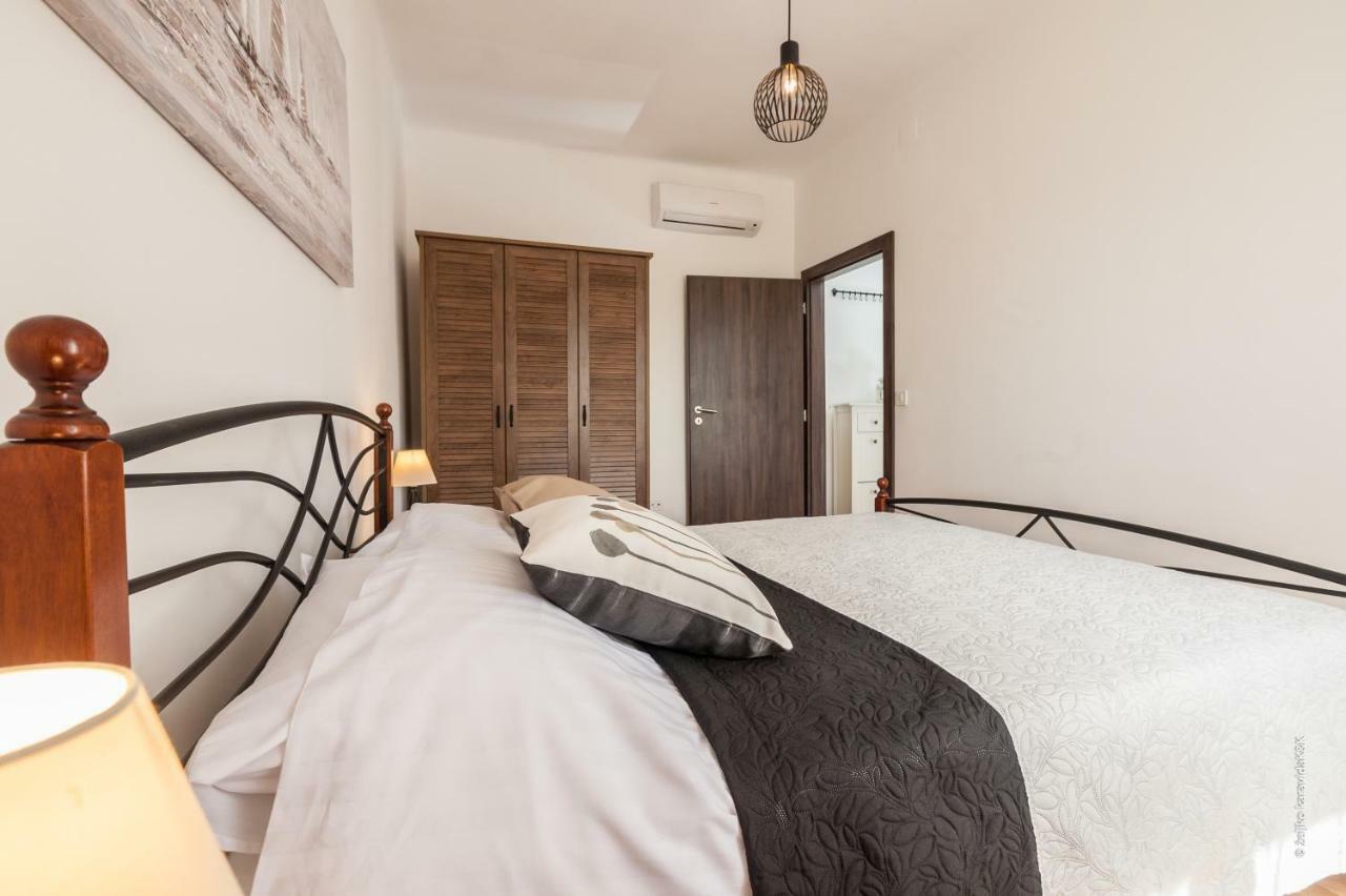 Apartment Sunny Place 扎达尔 外观 照片
