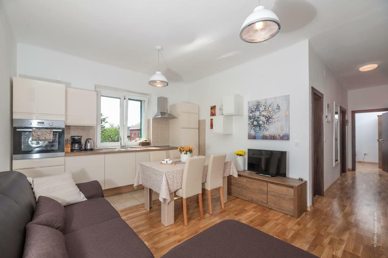 Apartment Sunny Place 扎达尔 外观 照片